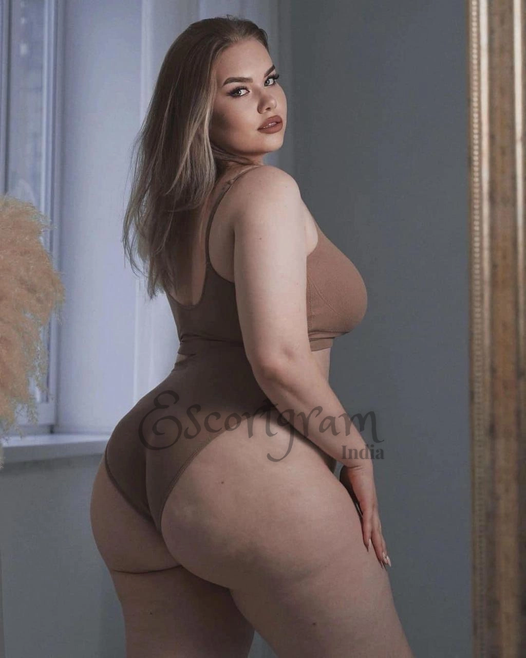 Call Girl Bangalore - Larisa
